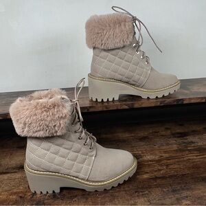 Nicole Miller Boots Latte Lightweight Faux Fur Trim Quilted Lace Up Lug Sole 7.5